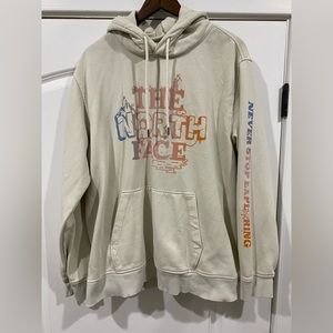 The North Face men’s XL Himalayan Foothills bottle source hoodie